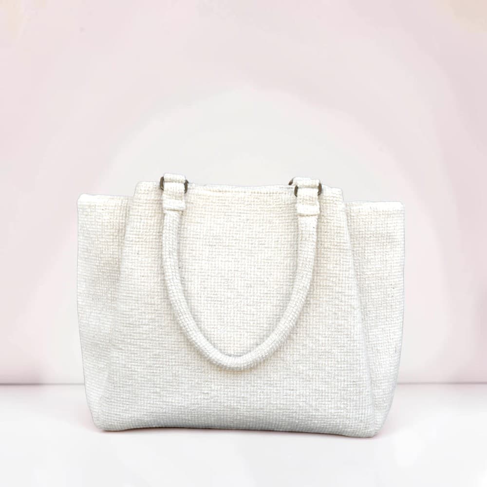 AV Minimalist Tote — Pearl White