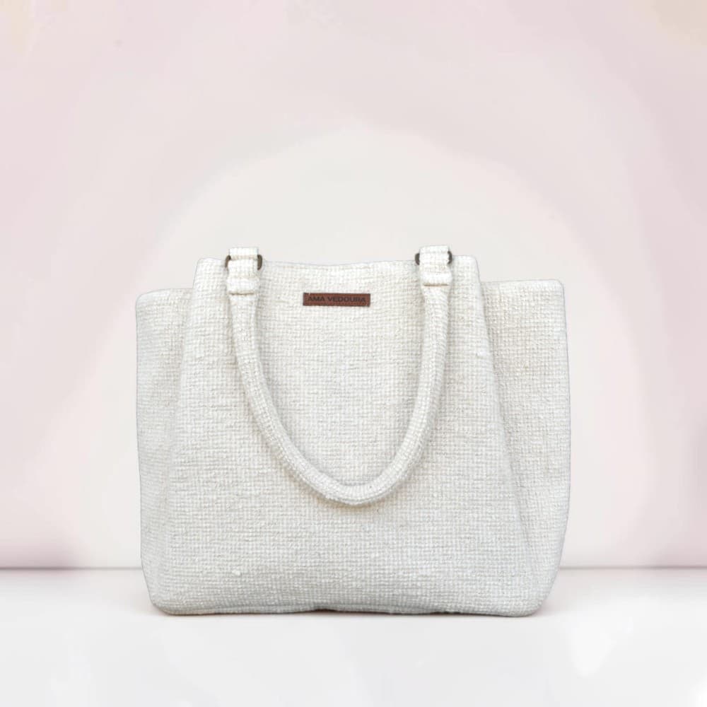 AV Minimalist Tote — Pearl White