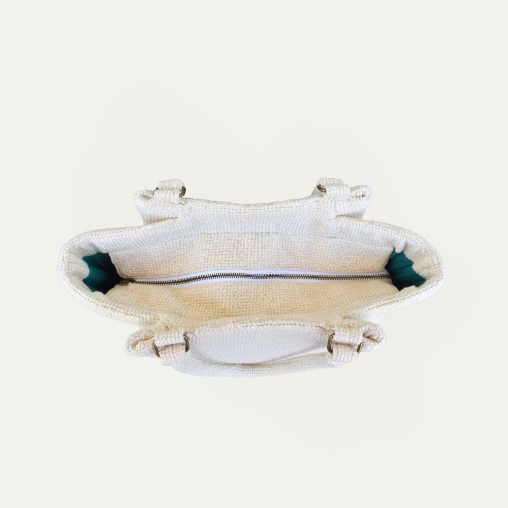 AV Minimalist Tote — Pearl White