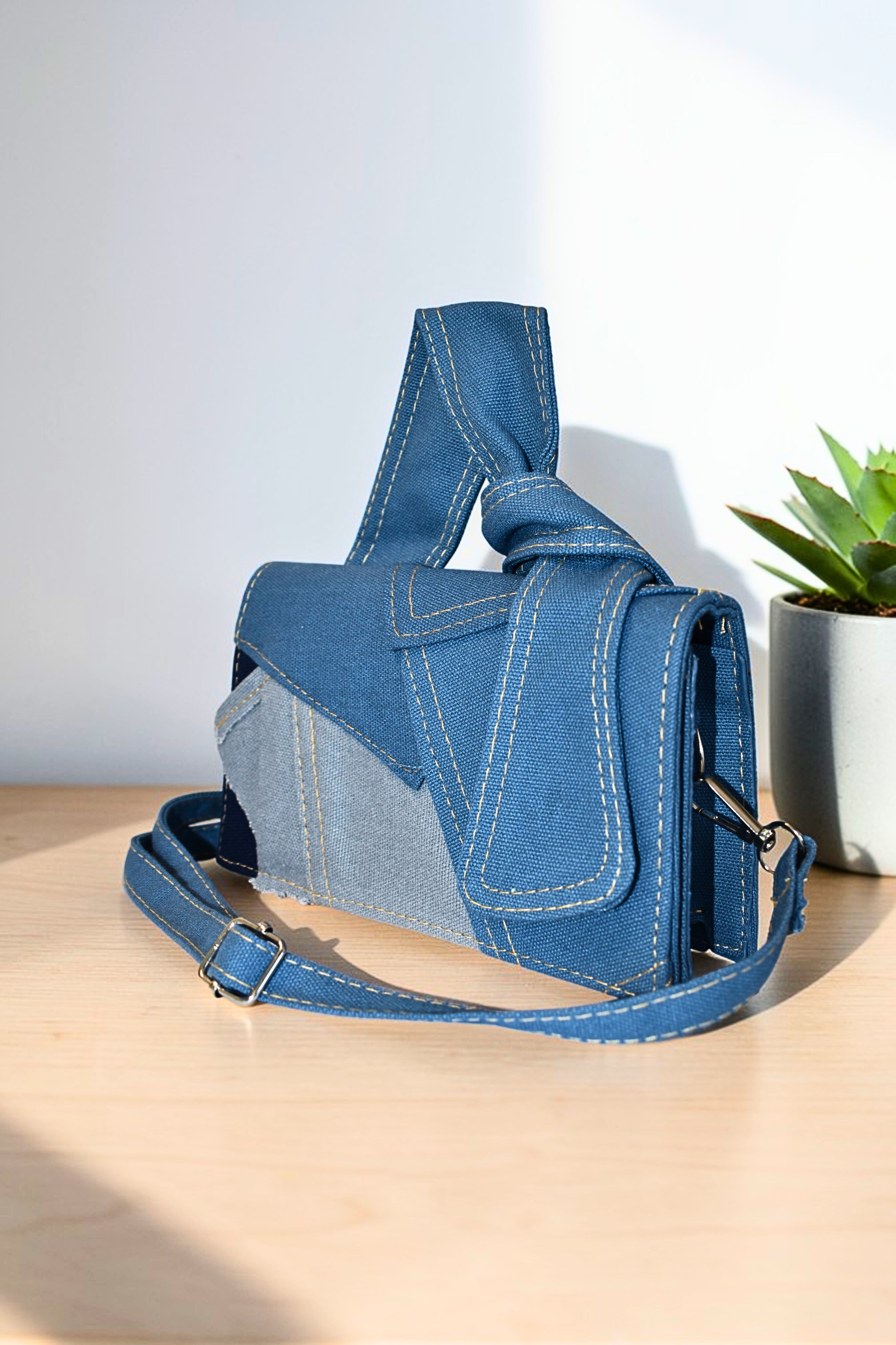 AV Urban Patch Crossbody