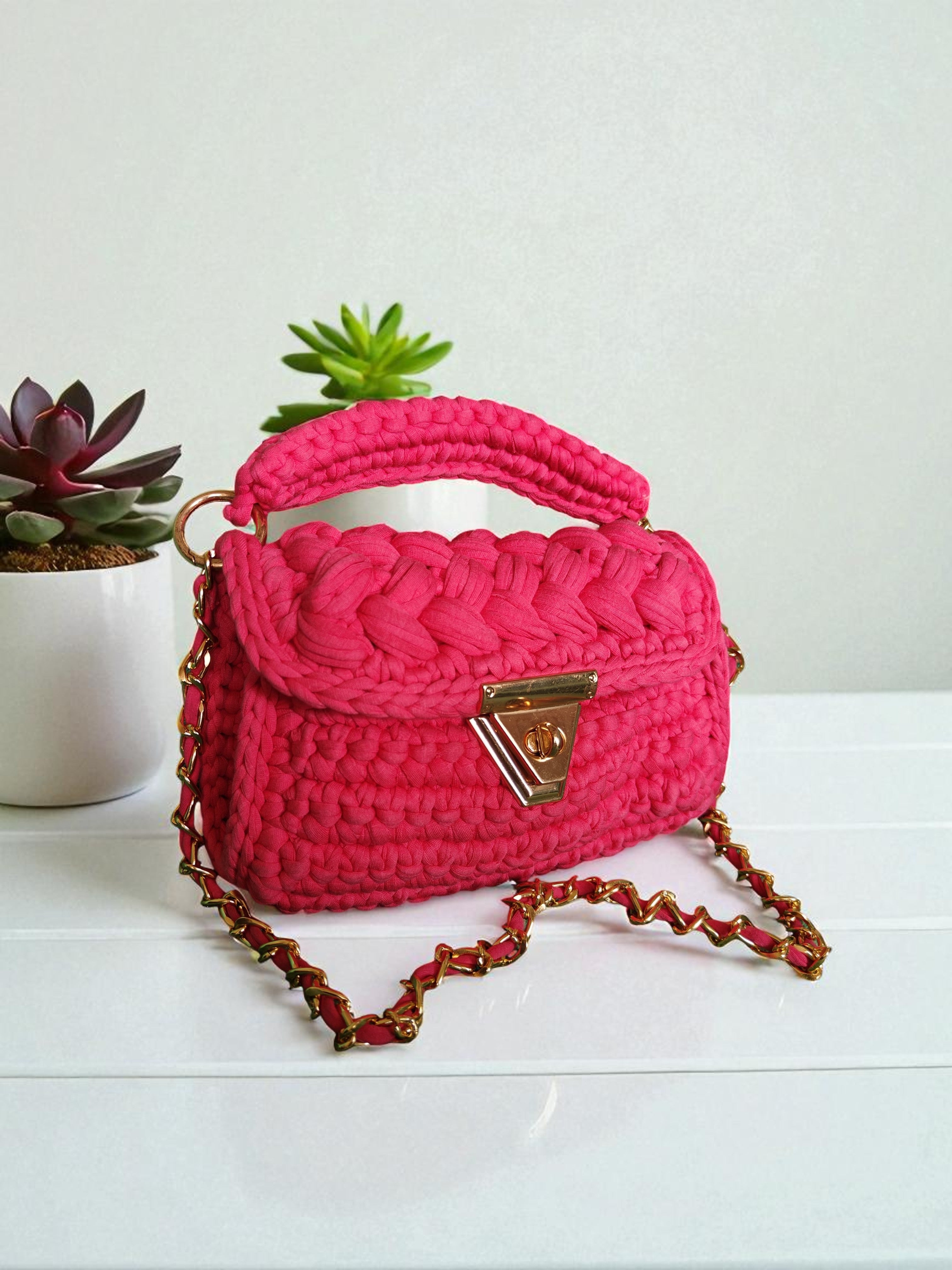 Rose Flare Zipper Crochet Bag