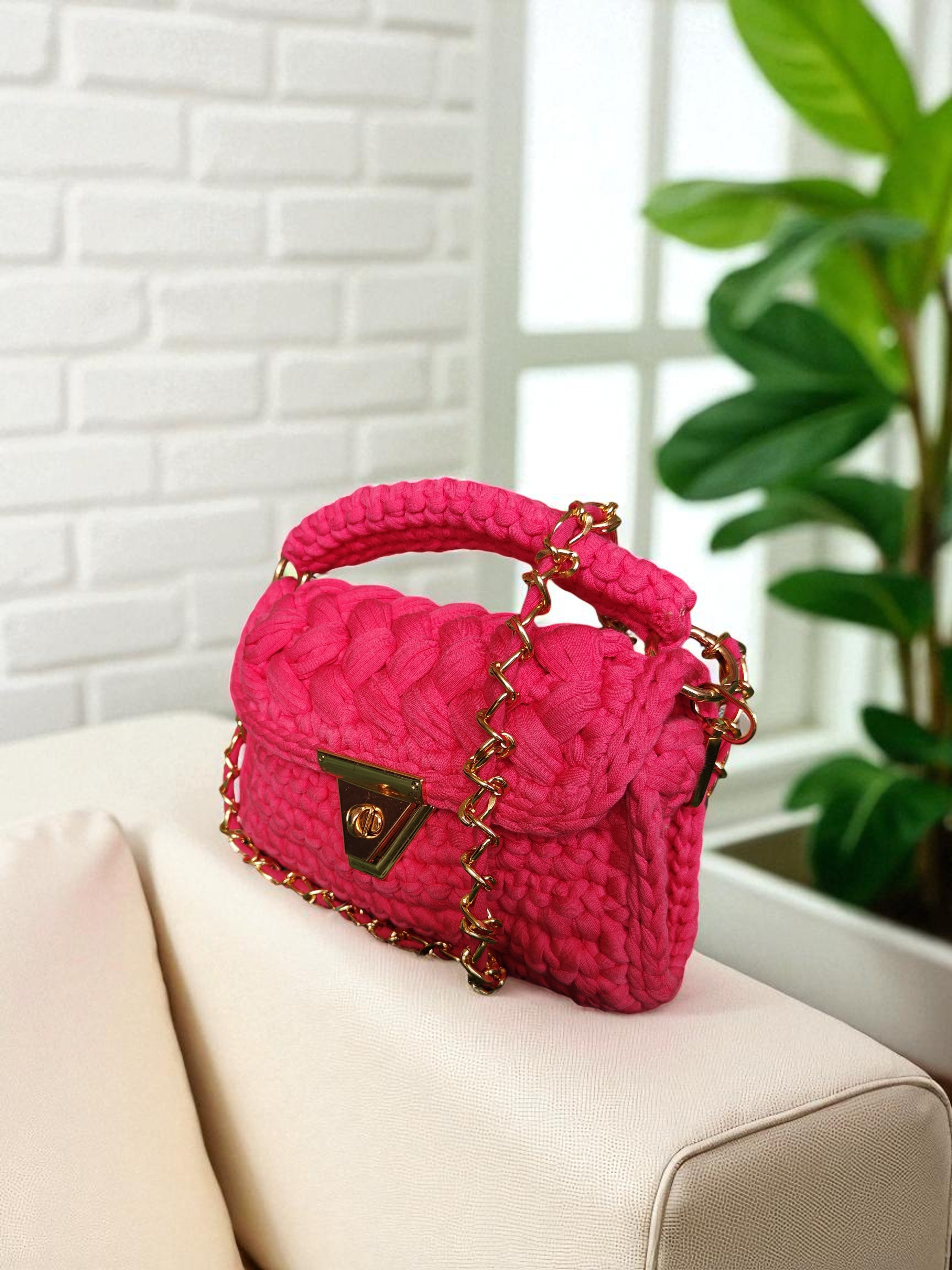 Rose Flare Zipper Crochet Bag